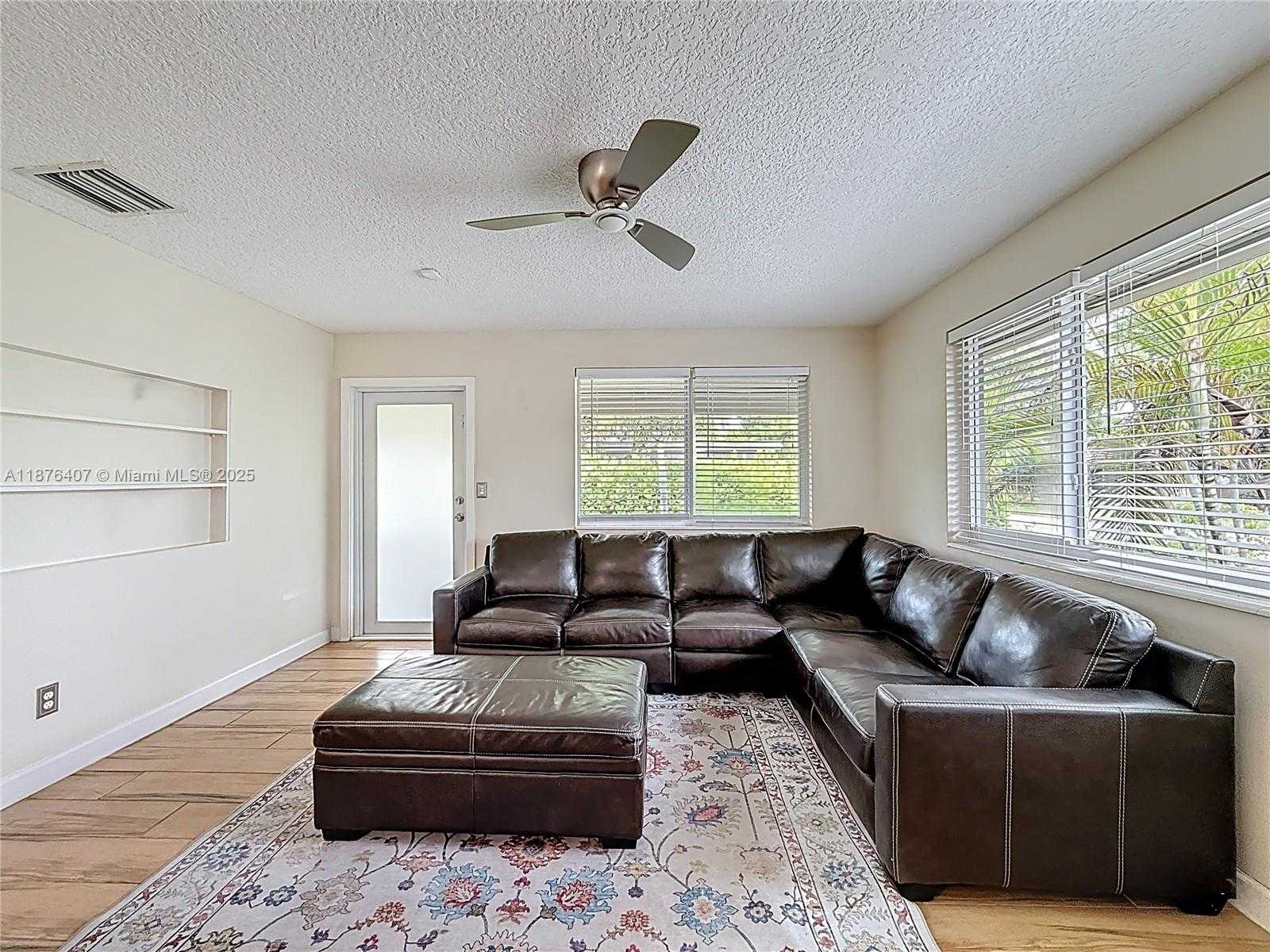Small Image of 1532 NORTH EAST 39TH ST, Oakland Park Number 14