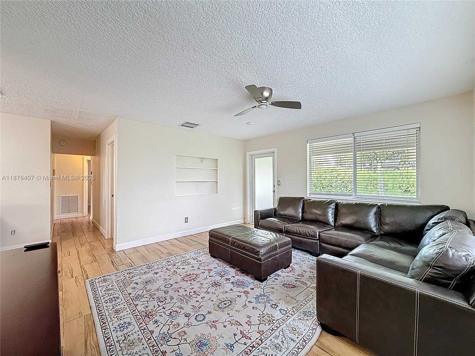 Small Image of 1532 NORTH EAST 39TH ST, Oakland Park Number 15