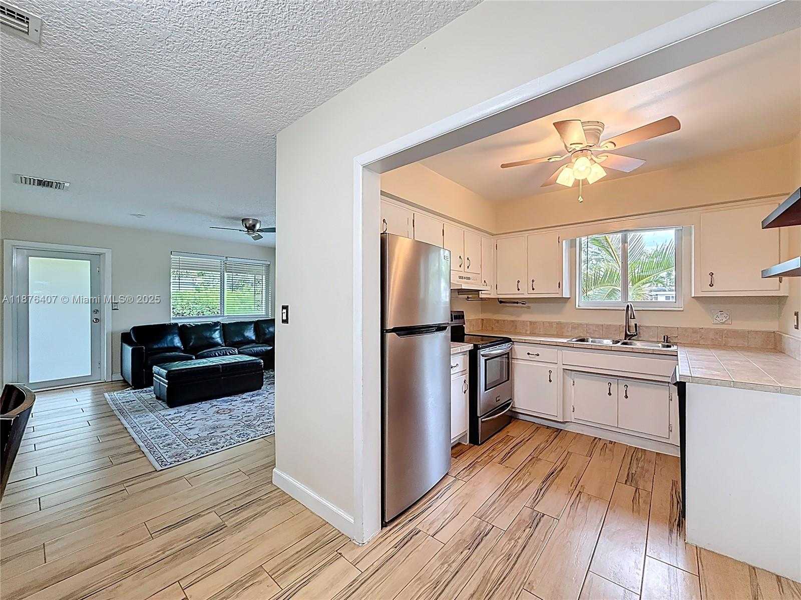 Small Image of 1532 NORTH EAST 39TH ST, Oakland Park Number 20