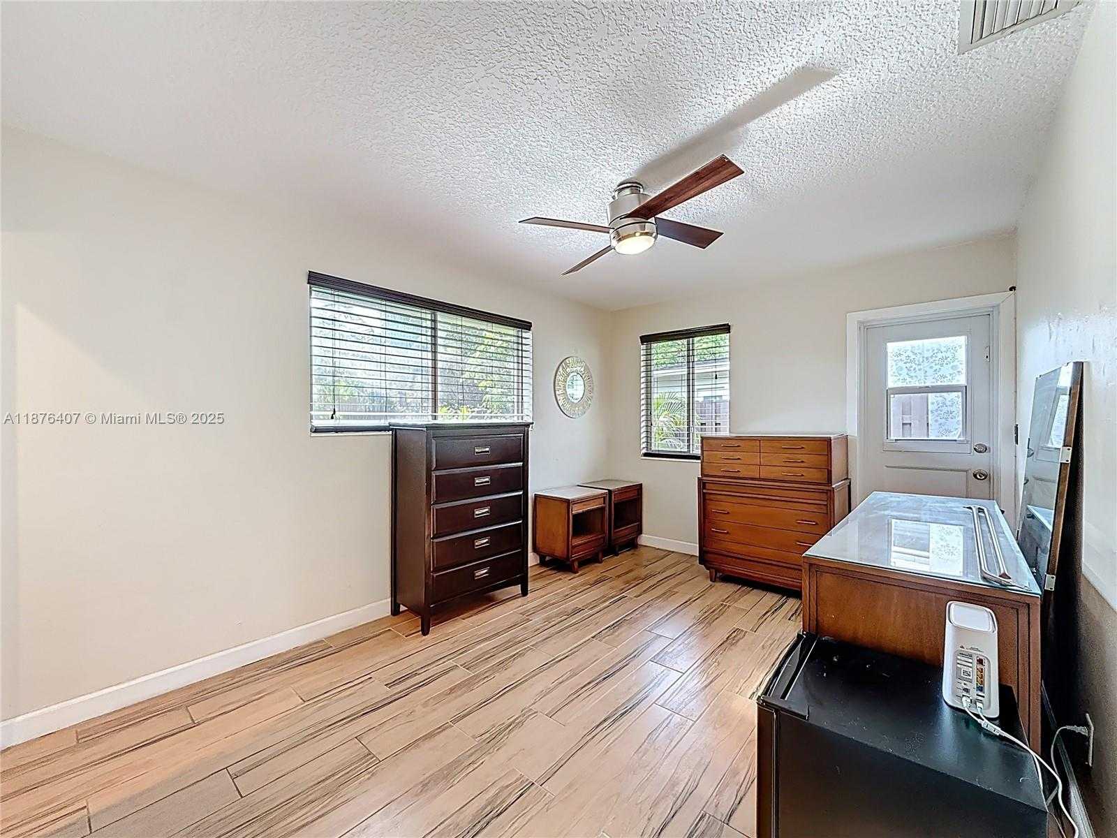 Small Image of 1532 NORTH EAST 39TH ST, Oakland Park Number 29
