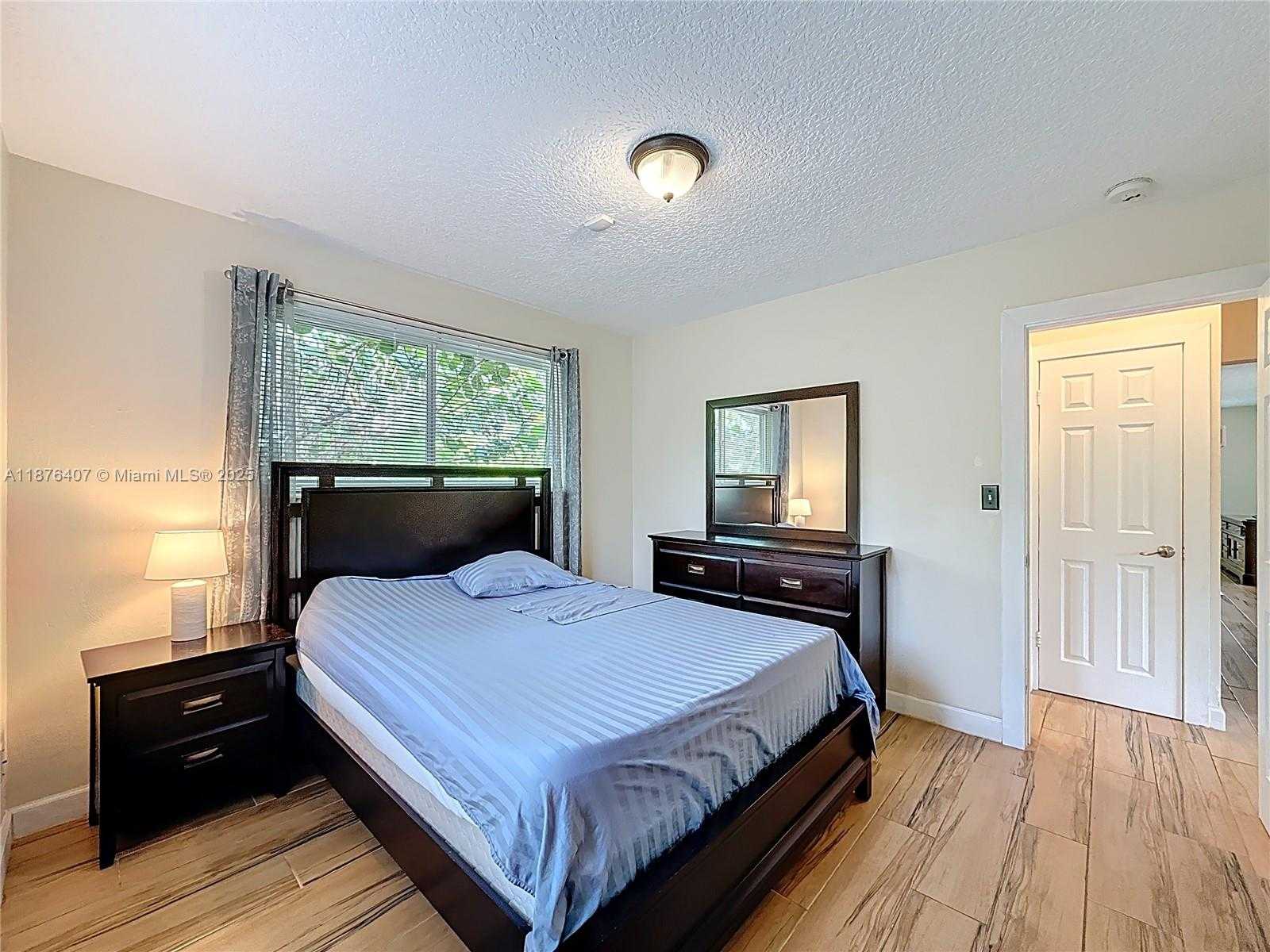 Small Image of 1532 NORTH EAST 39TH ST, Oakland Park Number 35