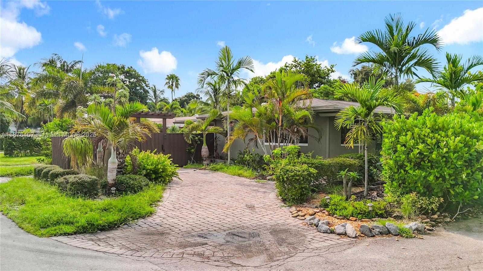 Small Image of 1532 NORTH EAST 39TH ST, Oakland Park Number 7