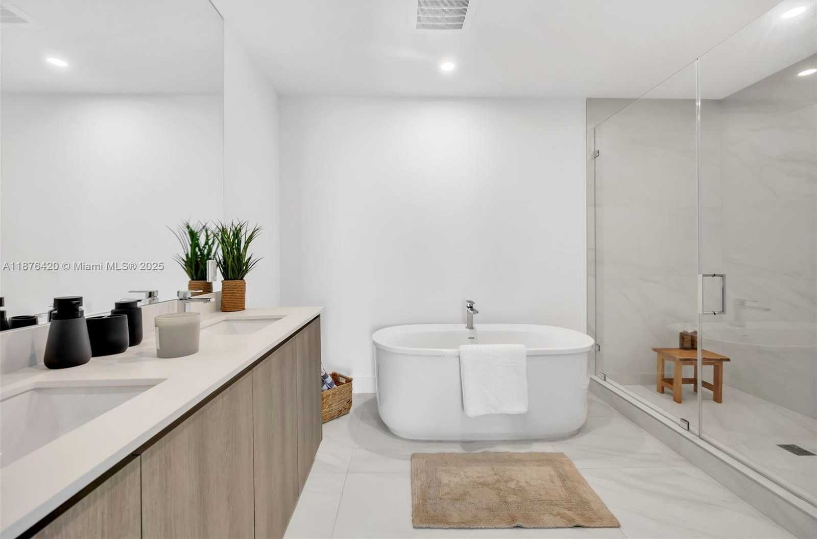 Small Image of 17550 COLLINS AVE #801, Sunny Isles Beach Number 17