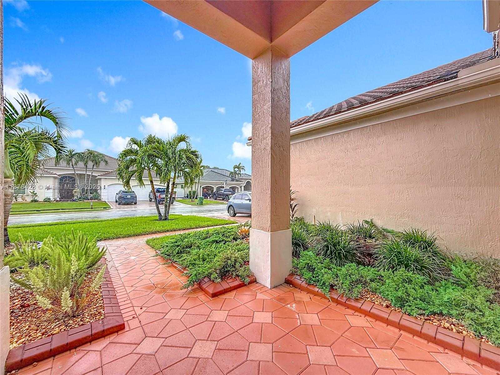 Small Image of 15957 SOUTH WEST 14TH ST, Pembroke Pines Number 14