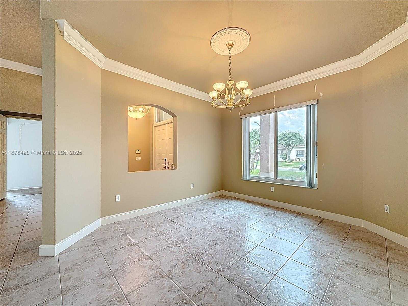 Small Image of 15957 SOUTH WEST 14TH ST, Pembroke Pines Number 21