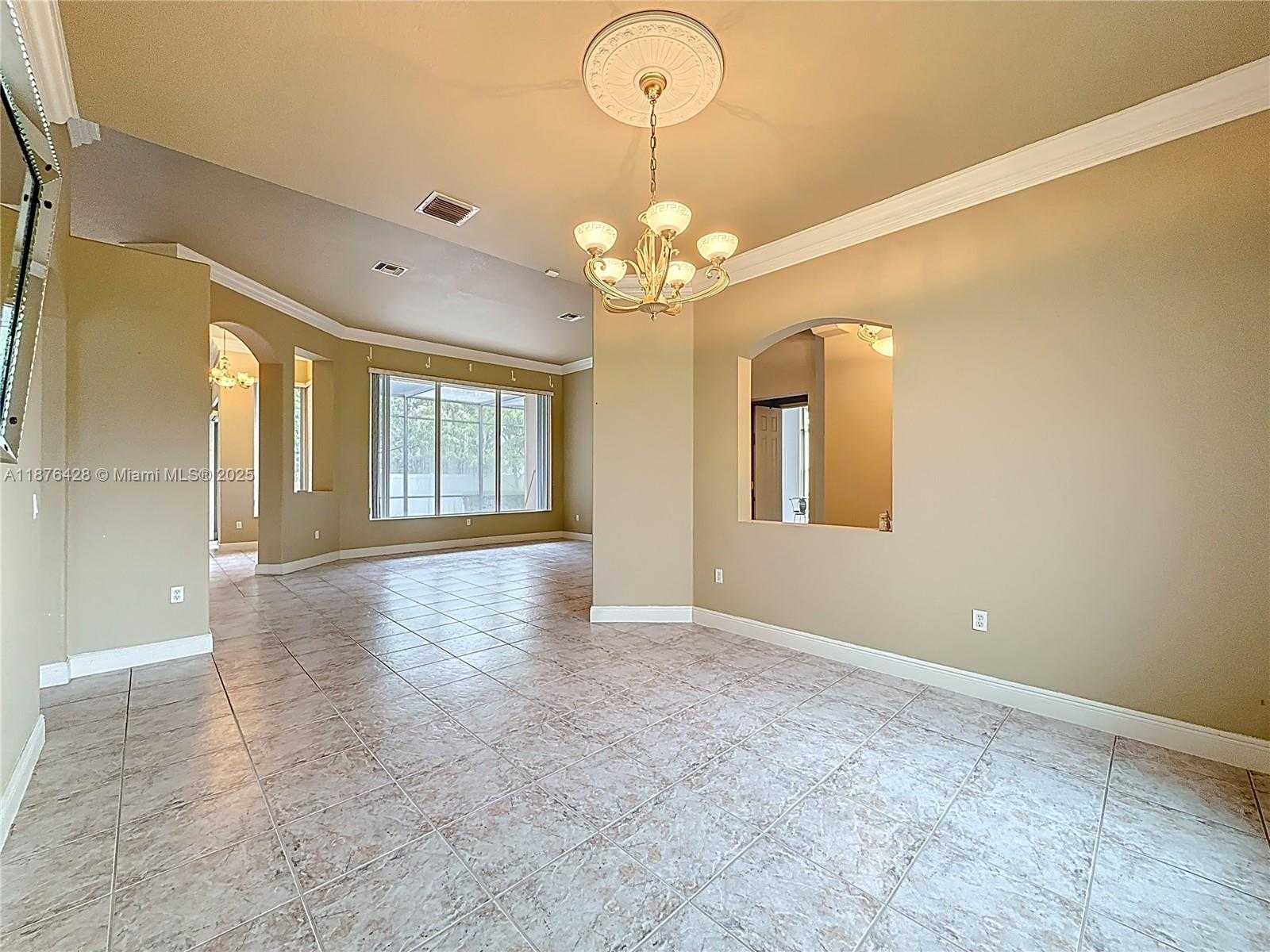 Small Image of 15957 SOUTH WEST 14TH ST, Pembroke Pines Number 22