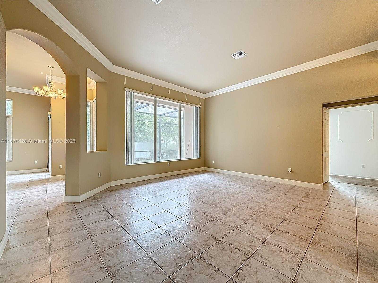 Small Image of 15957 SOUTH WEST 14TH ST, Pembroke Pines Number 24