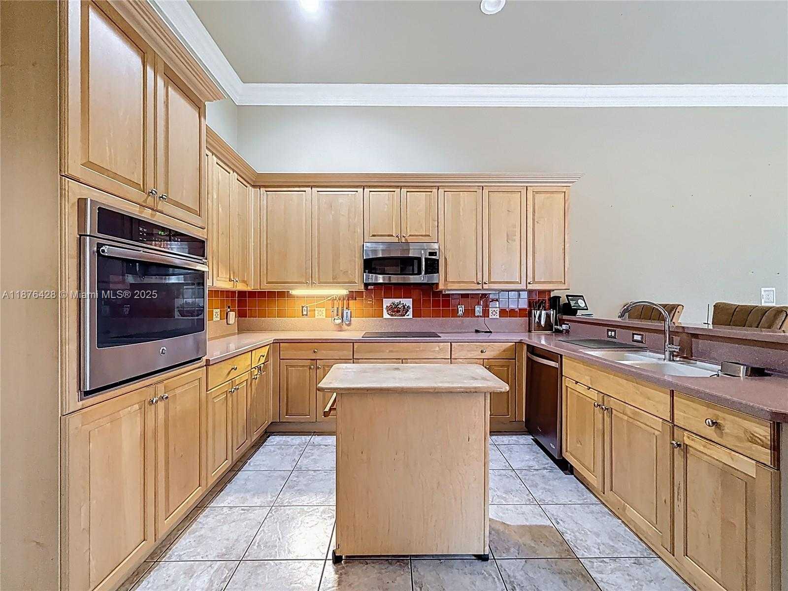 Small Image of 15957 SOUTH WEST 14TH ST, Pembroke Pines Number 29