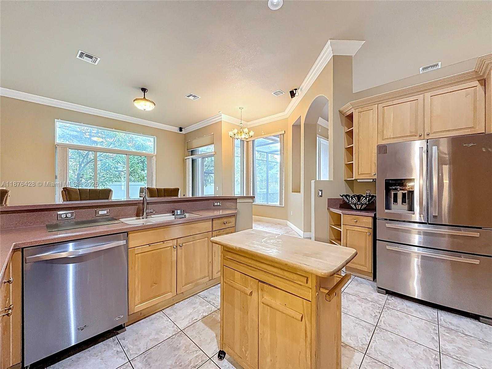 Small Image of 15957 SOUTH WEST 14TH ST, Pembroke Pines Number 32