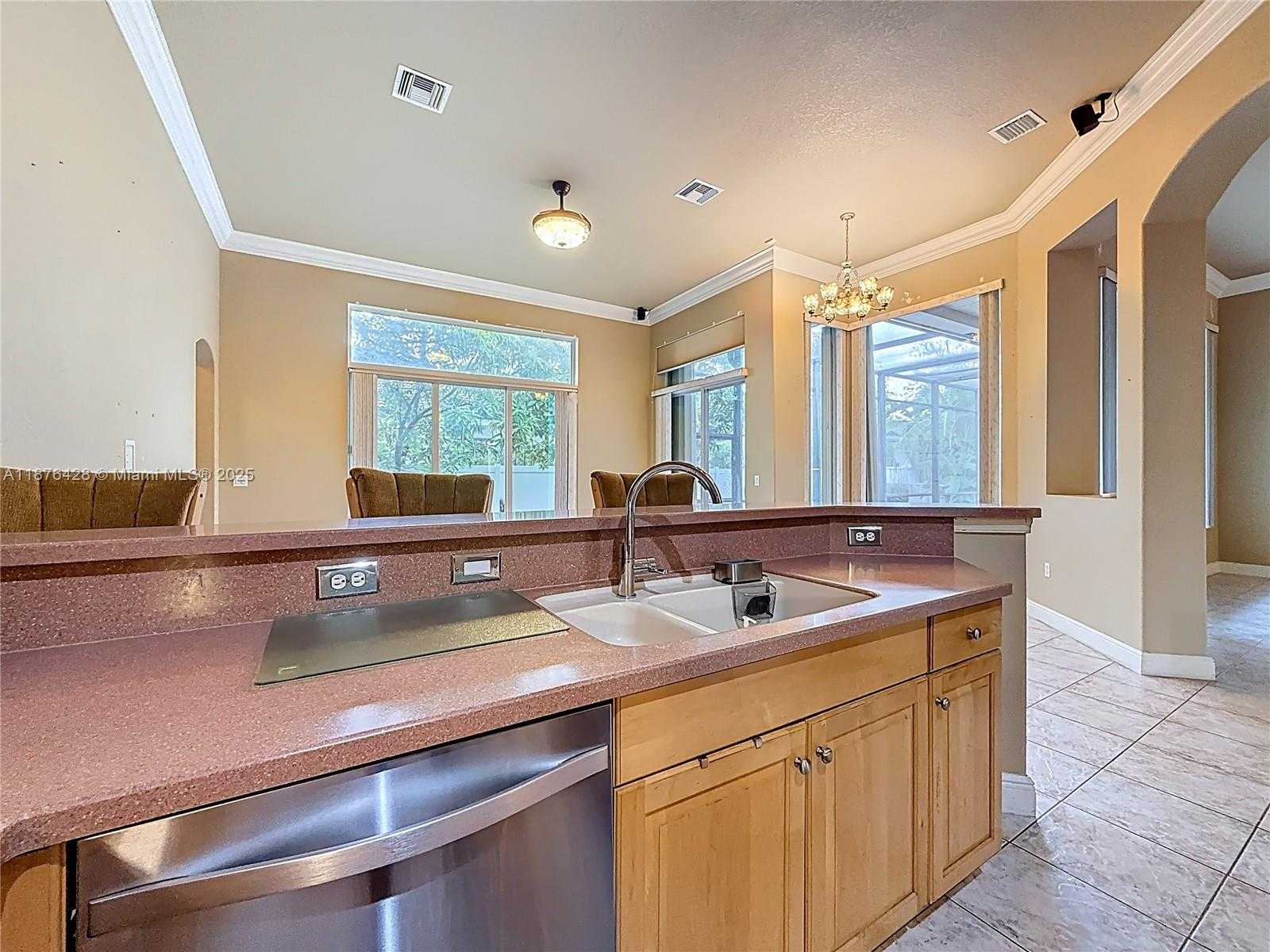 Small Image of 15957 SOUTH WEST 14TH ST, Pembroke Pines Number 33