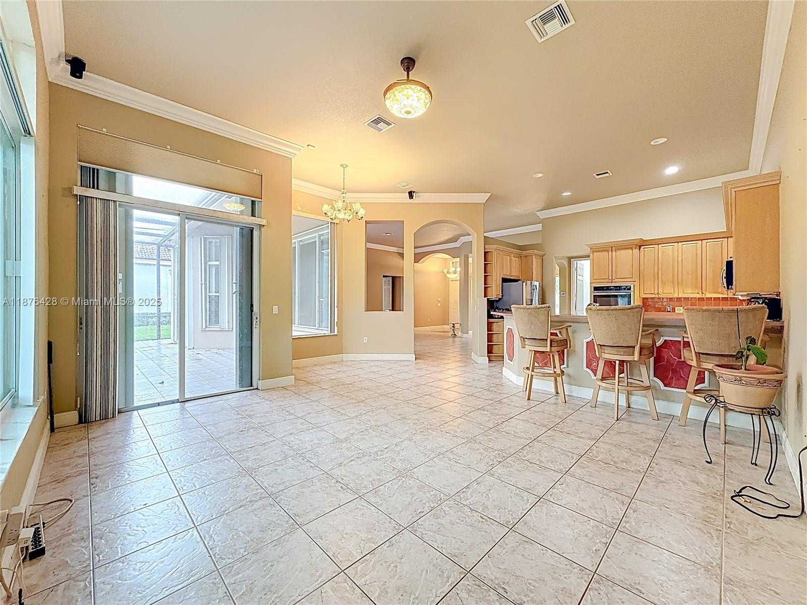 Small Image of 15957 SOUTH WEST 14TH ST, Pembroke Pines Number 40