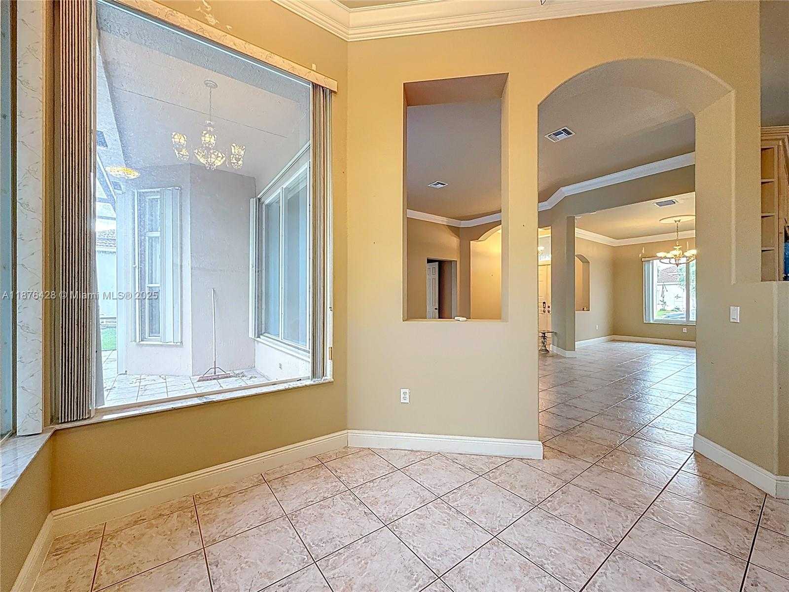 Small Image of 15957 SOUTH WEST 14TH ST, Pembroke Pines Number 42