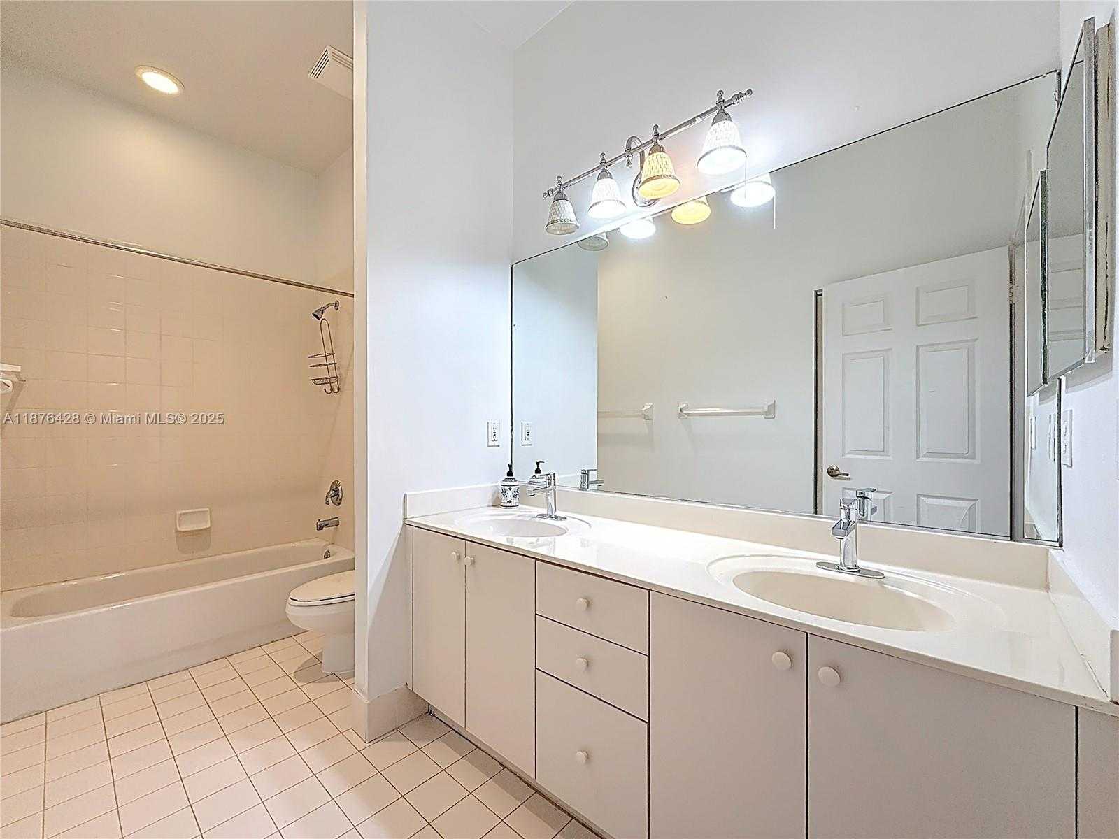 Small Image of 15957 SOUTH WEST 14TH ST, Pembroke Pines Number 49
