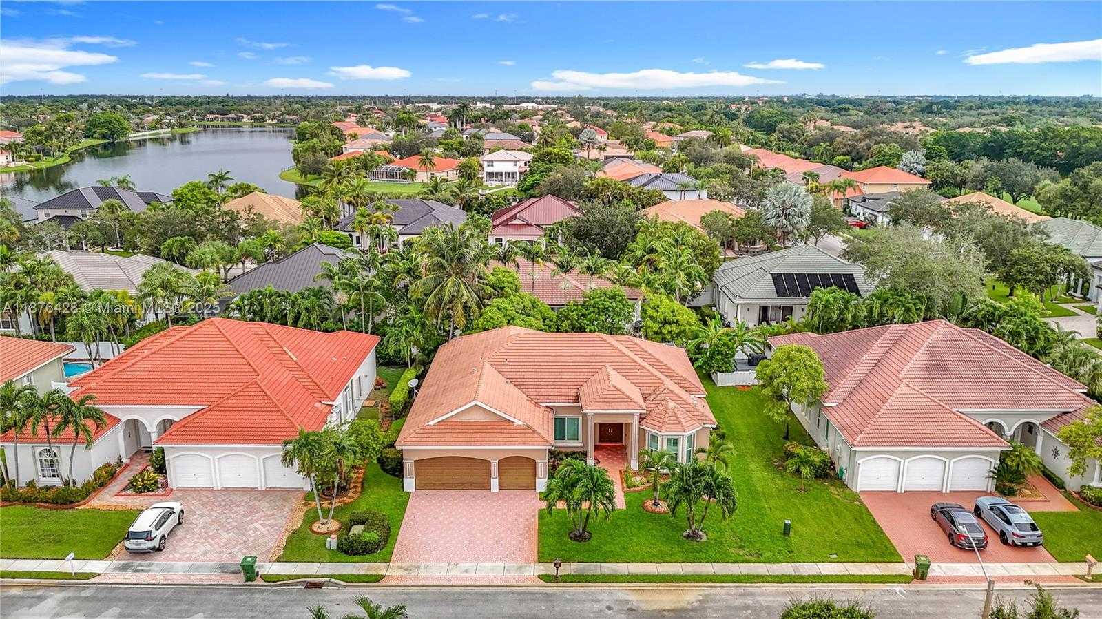 Small Image of 15957 SOUTH WEST 14TH ST, Pembroke Pines Number 5
