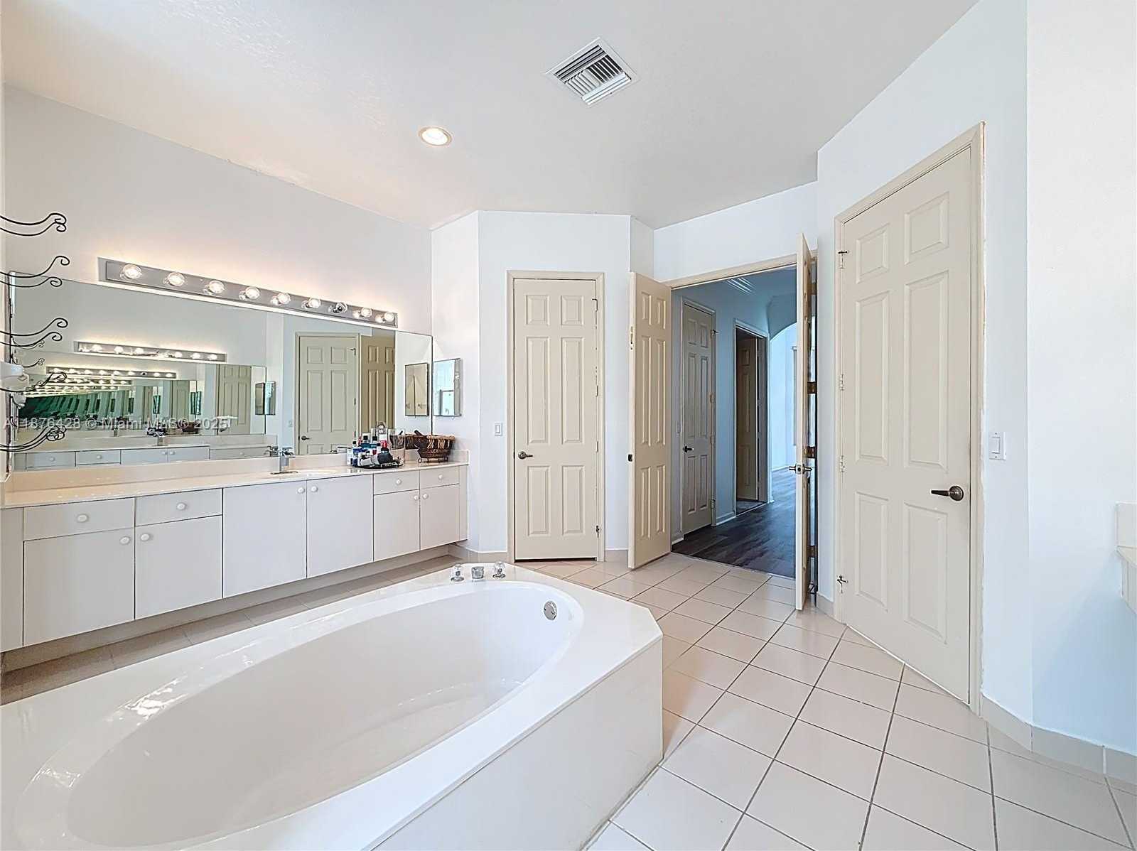 Small Image of 15957 SOUTH WEST 14TH ST, Pembroke Pines Number 64