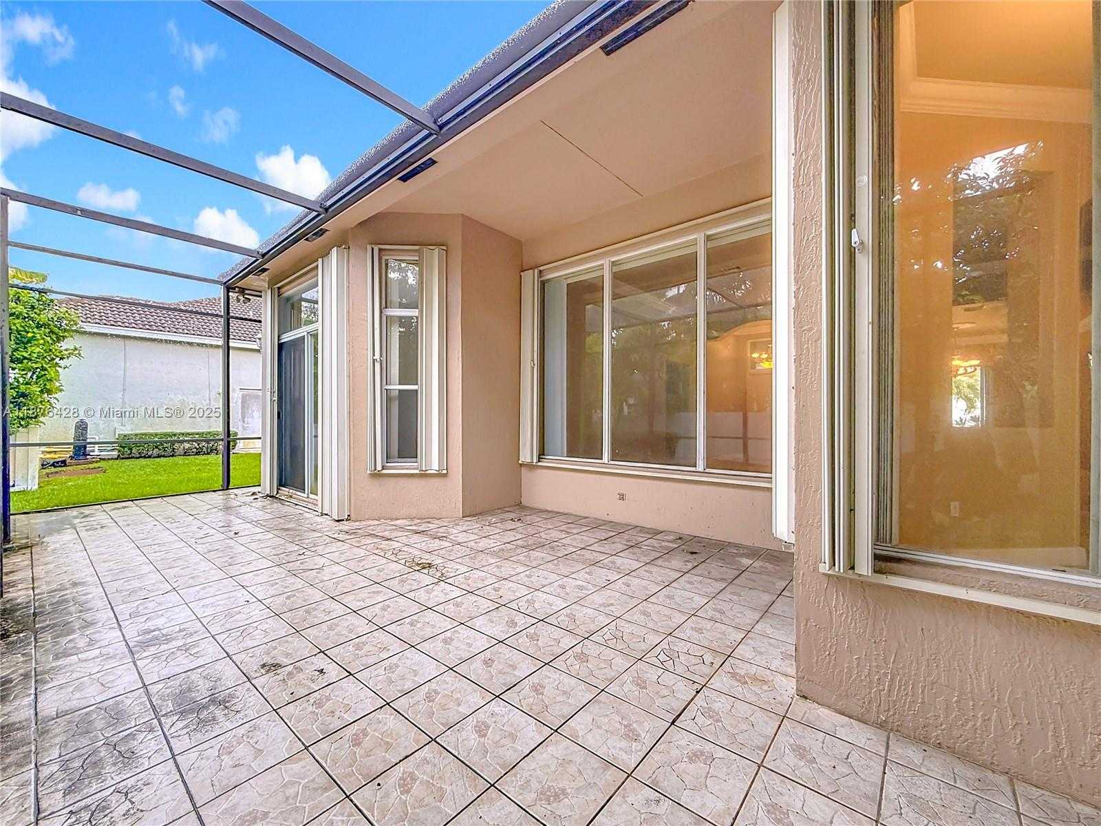 Small Image of 15957 SOUTH WEST 14TH ST, Pembroke Pines Number 78