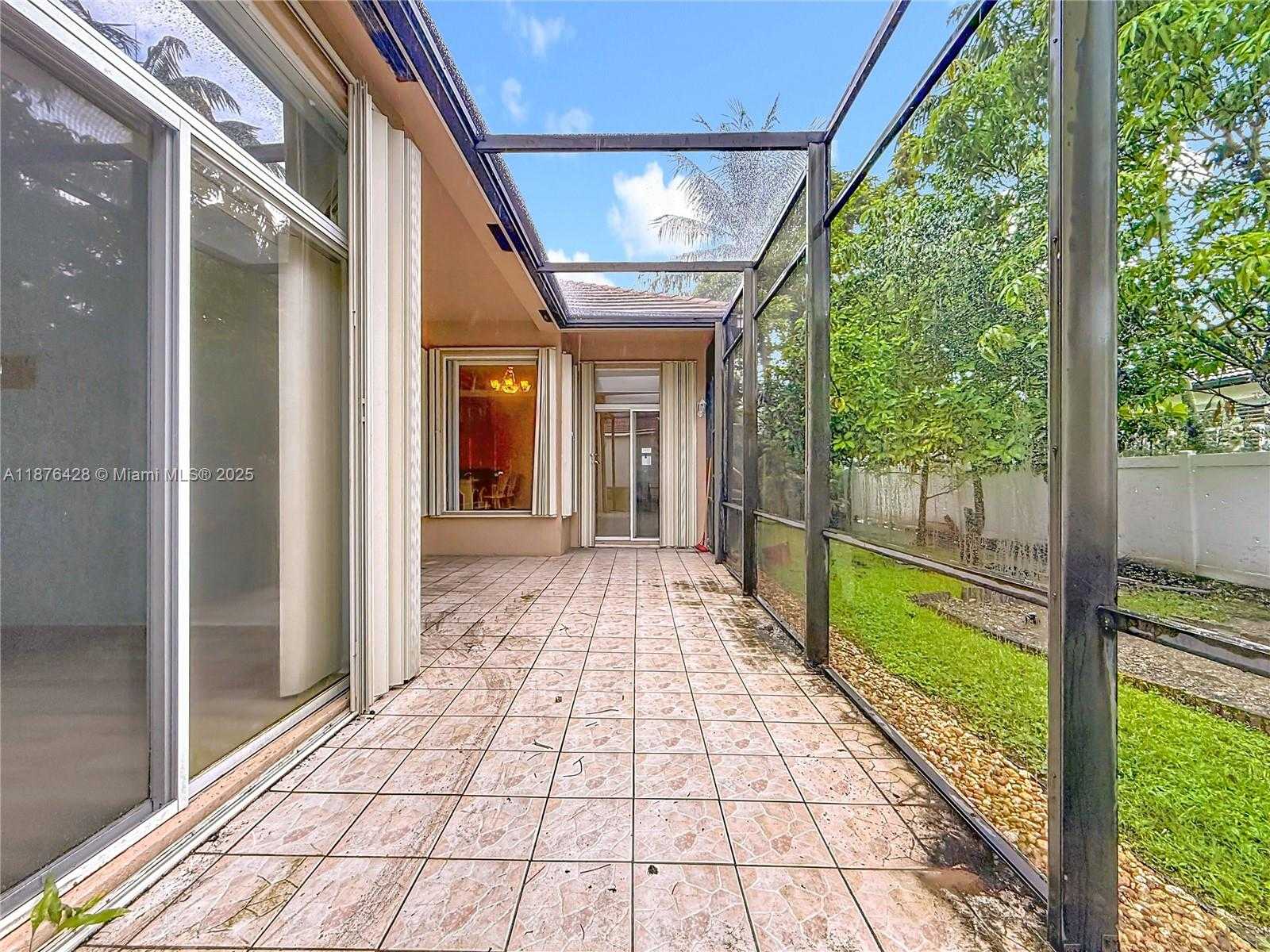 Small Image of 15957 SOUTH WEST 14TH ST, Pembroke Pines Number 81