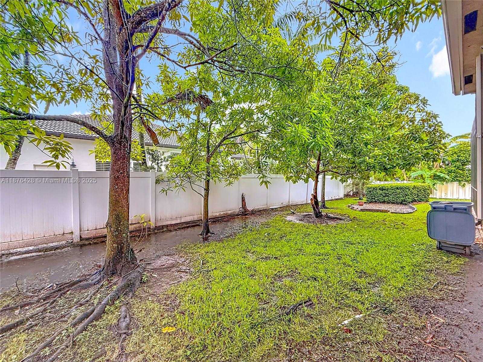 Small Image of 15957 SOUTH WEST 14TH ST, Pembroke Pines Number 82