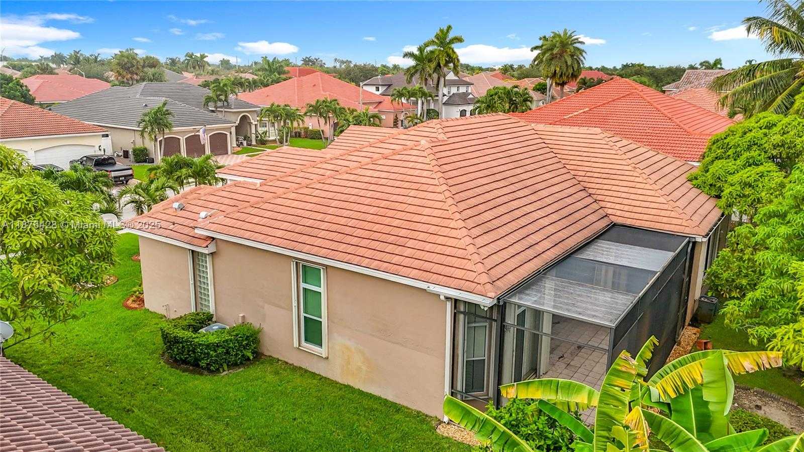 Small Image of 15957 SOUTH WEST 14TH ST, Pembroke Pines Number 85