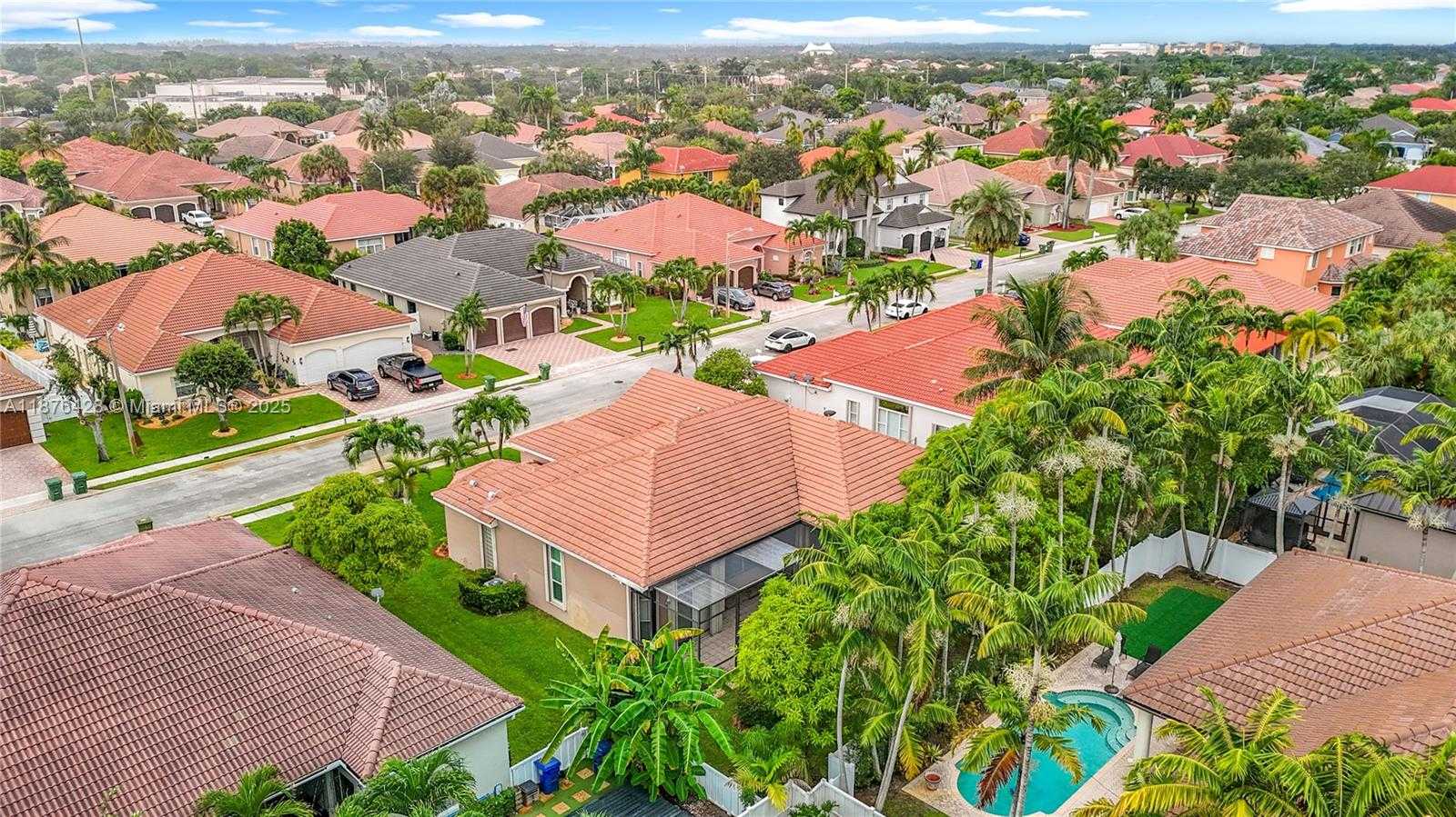 Small Image of 15957 SOUTH WEST 14TH ST, Pembroke Pines Number 86