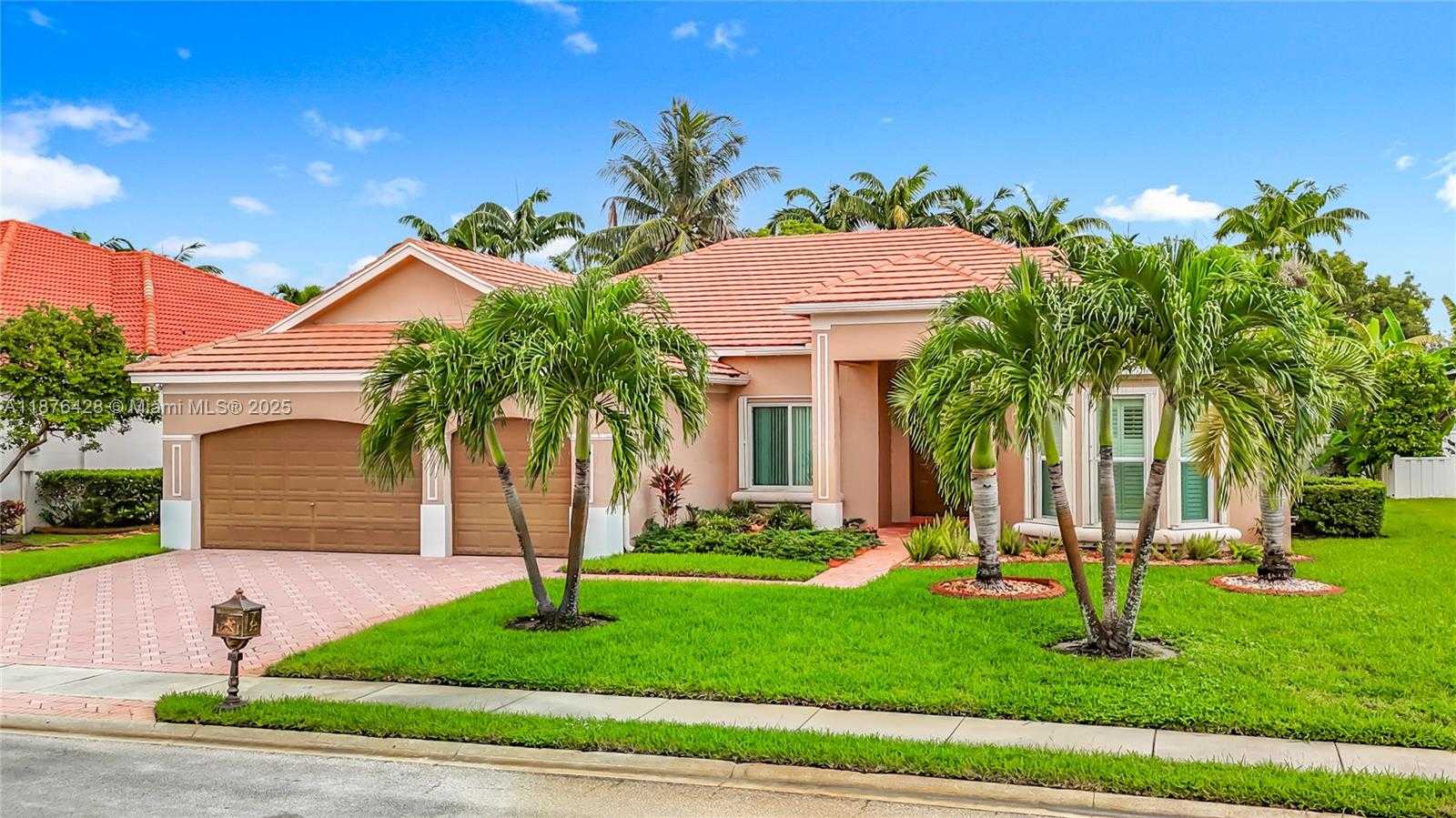 Small Image of 15957 SOUTH WEST 14TH ST, Pembroke Pines Number 9