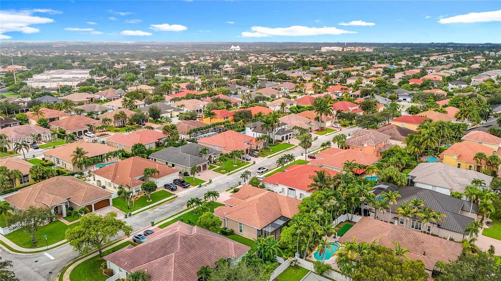 Small Image of 15957 SOUTH WEST 14TH ST, Pembroke Pines Number 91