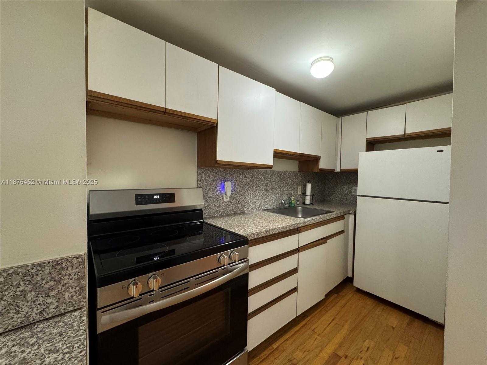 Small Image of 1525 PENNSYLVANIA AVE #17, Miami Beach Number 7