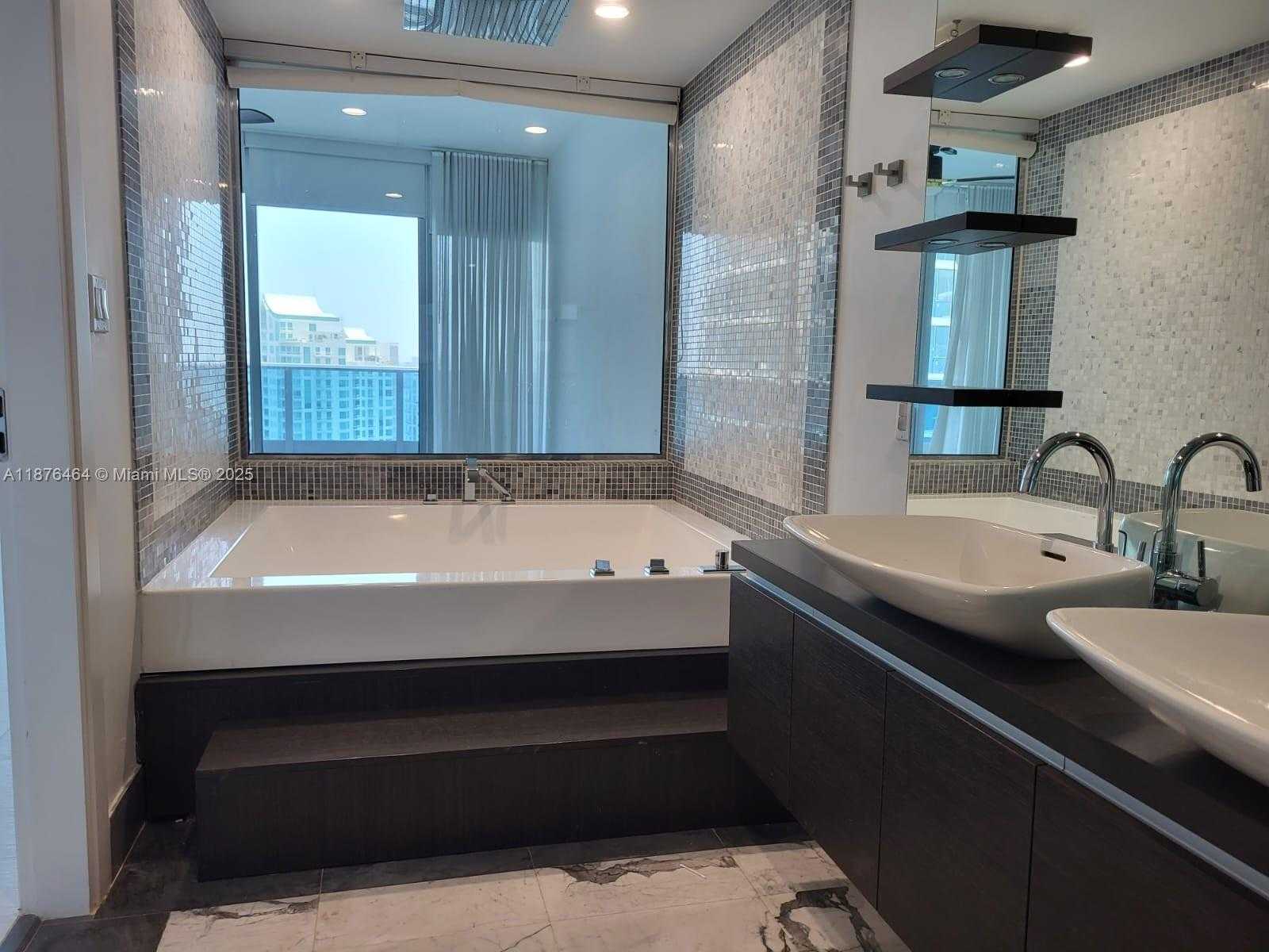 Small Image of 200 BISCAYNE BOULEVARD WAY #4203, Miami Number 10