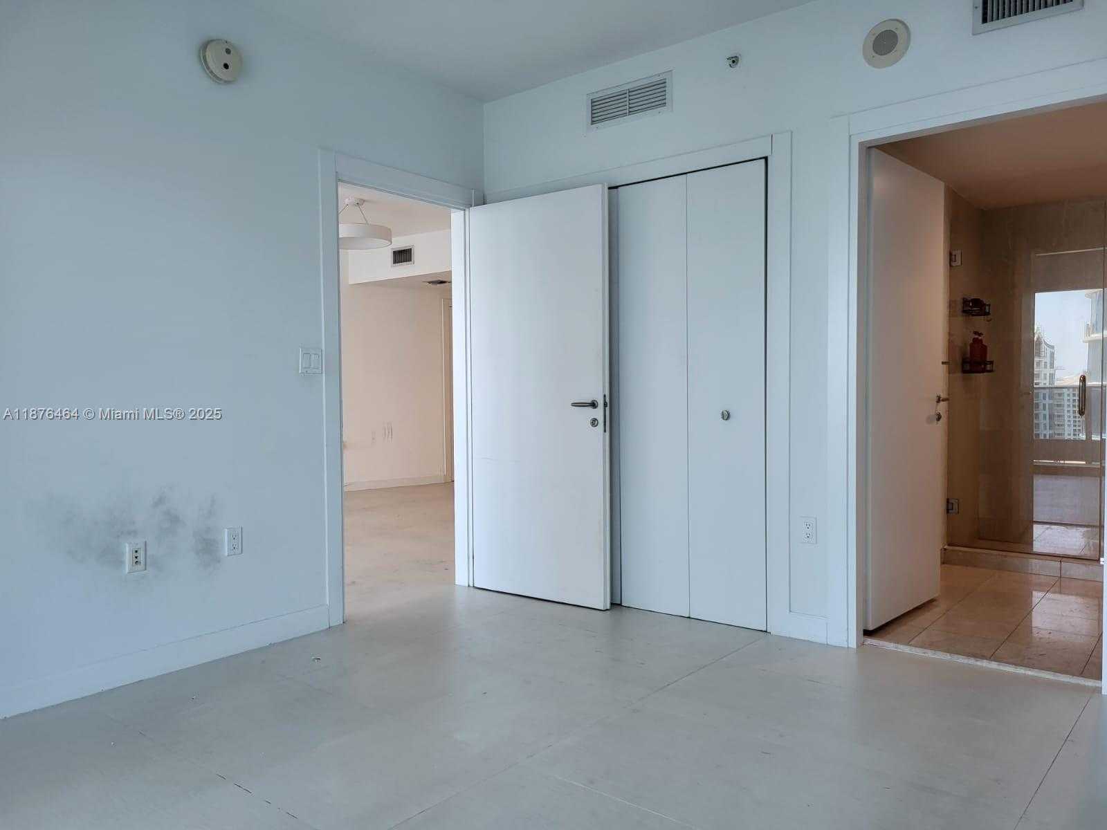 Small Image of 200 BISCAYNE BOULEVARD WAY #4203, Miami Number 14