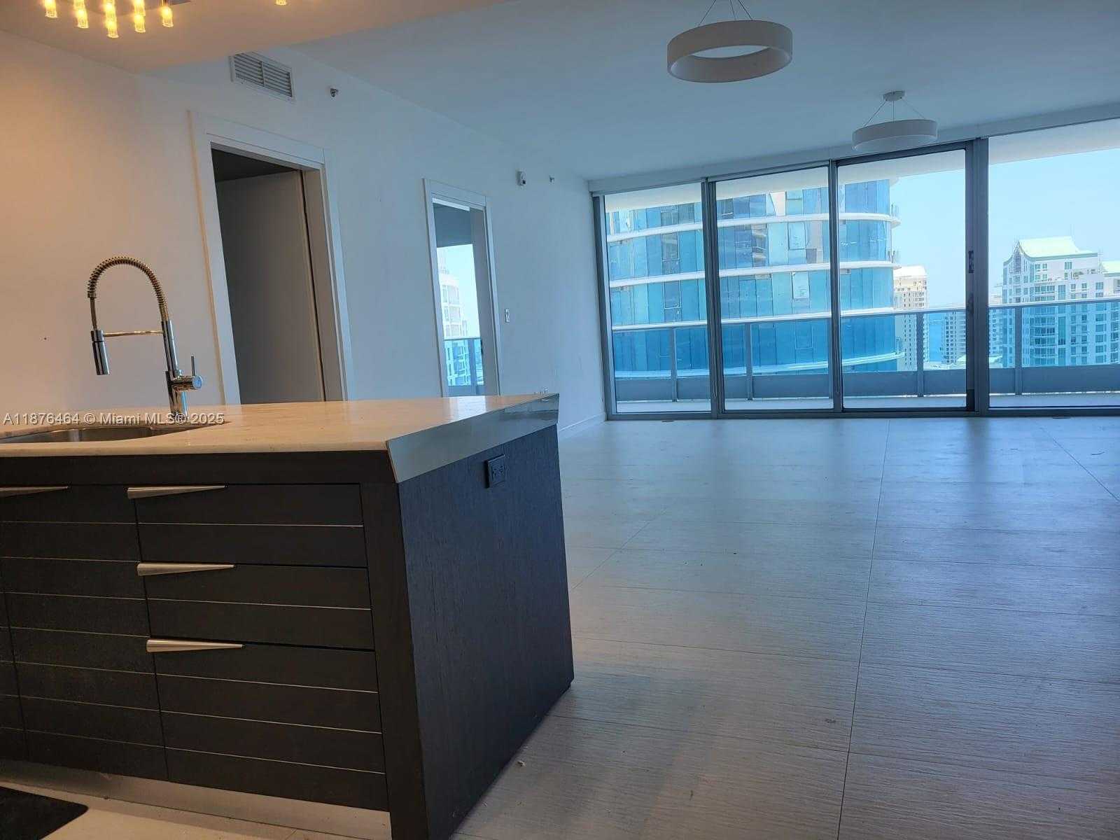 Small Image of 200 BISCAYNE BOULEVARD WAY #4203, Miami Number 16