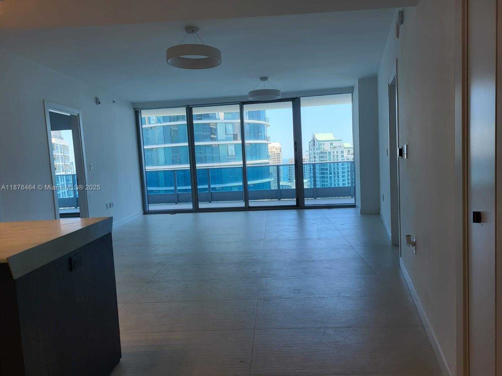 Small Image of 200 BISCAYNE BOULEVARD WAY #4203, Miami Number 2