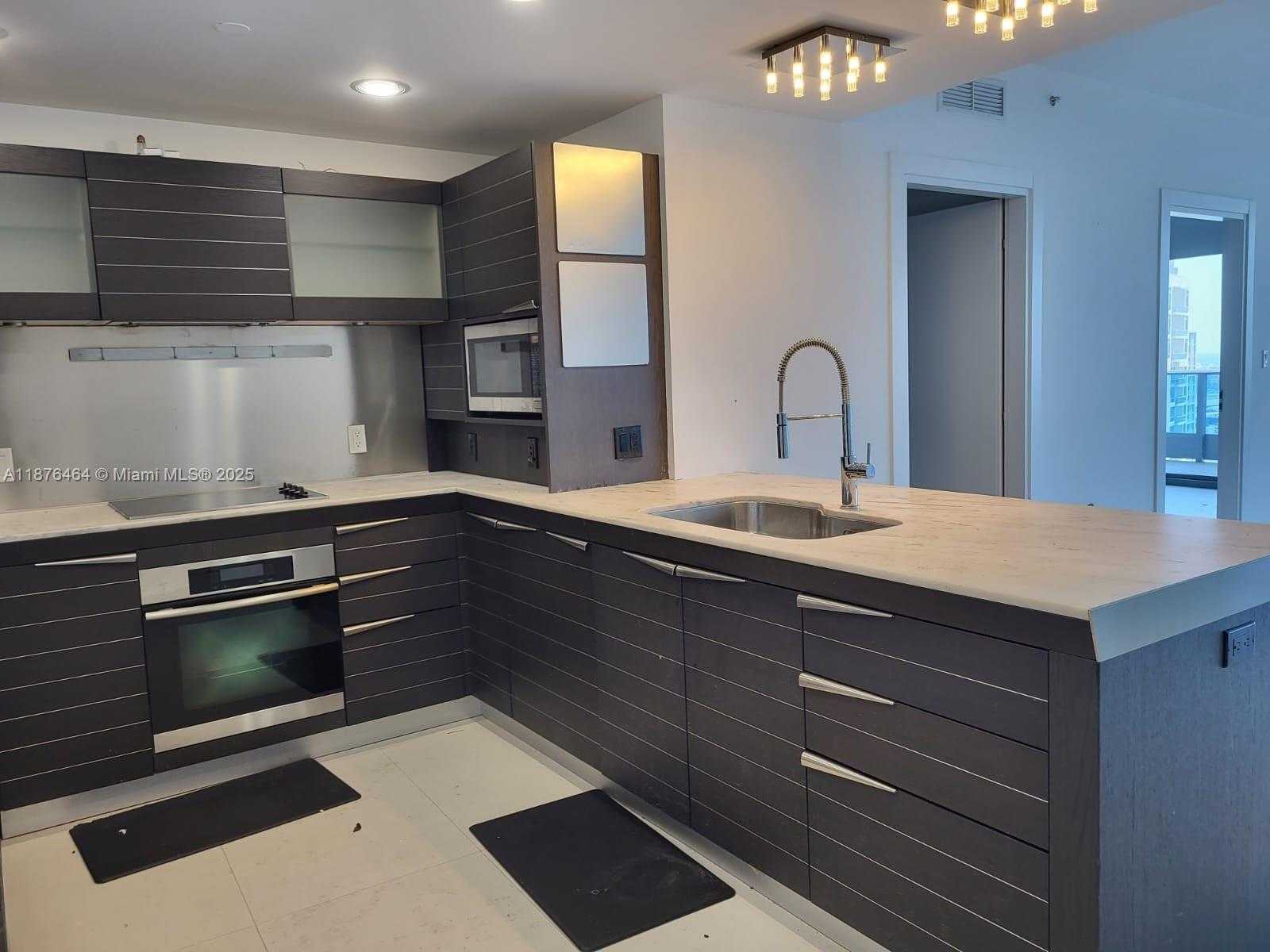 Small Image of 200 BISCAYNE BOULEVARD WAY #4203, Miami Number 4