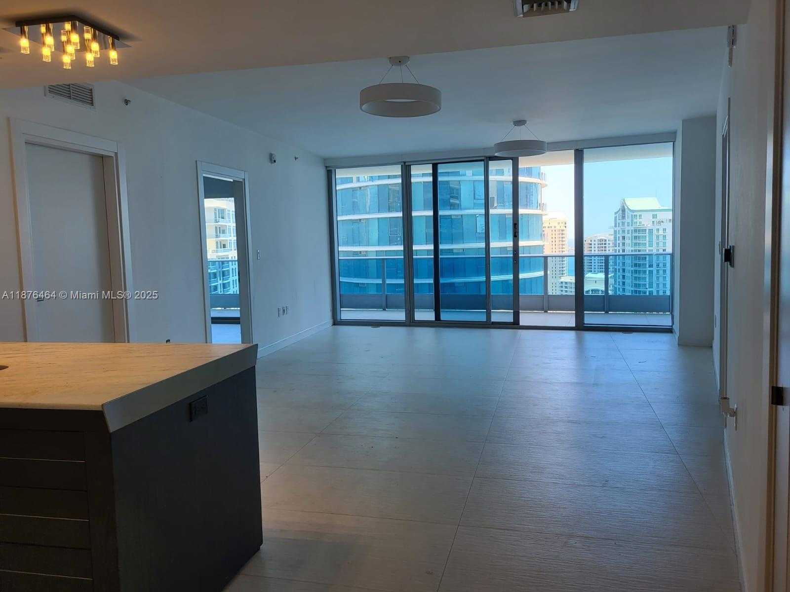 Small Image of 200 BISCAYNE BOULEVARD WAY #4203, Miami Number 5