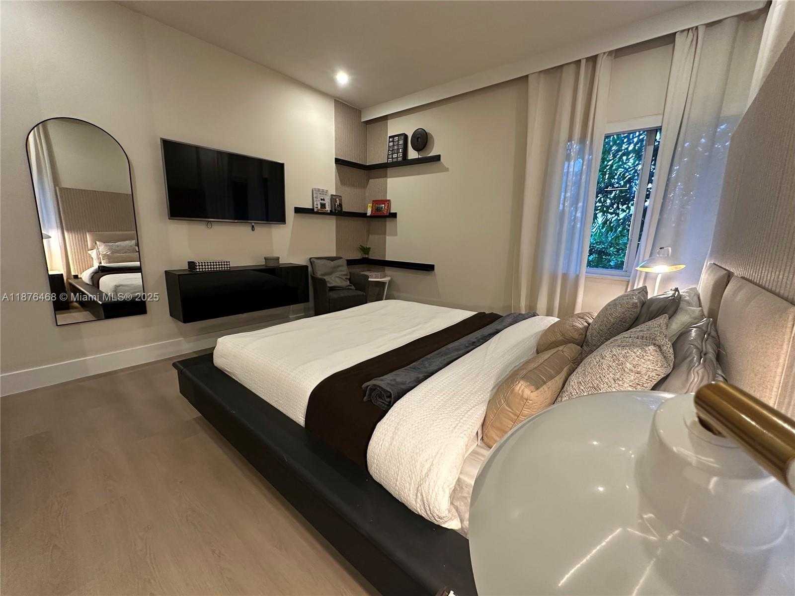 Small Image of 7700 COQUINA DR, North Bay Village Number 15