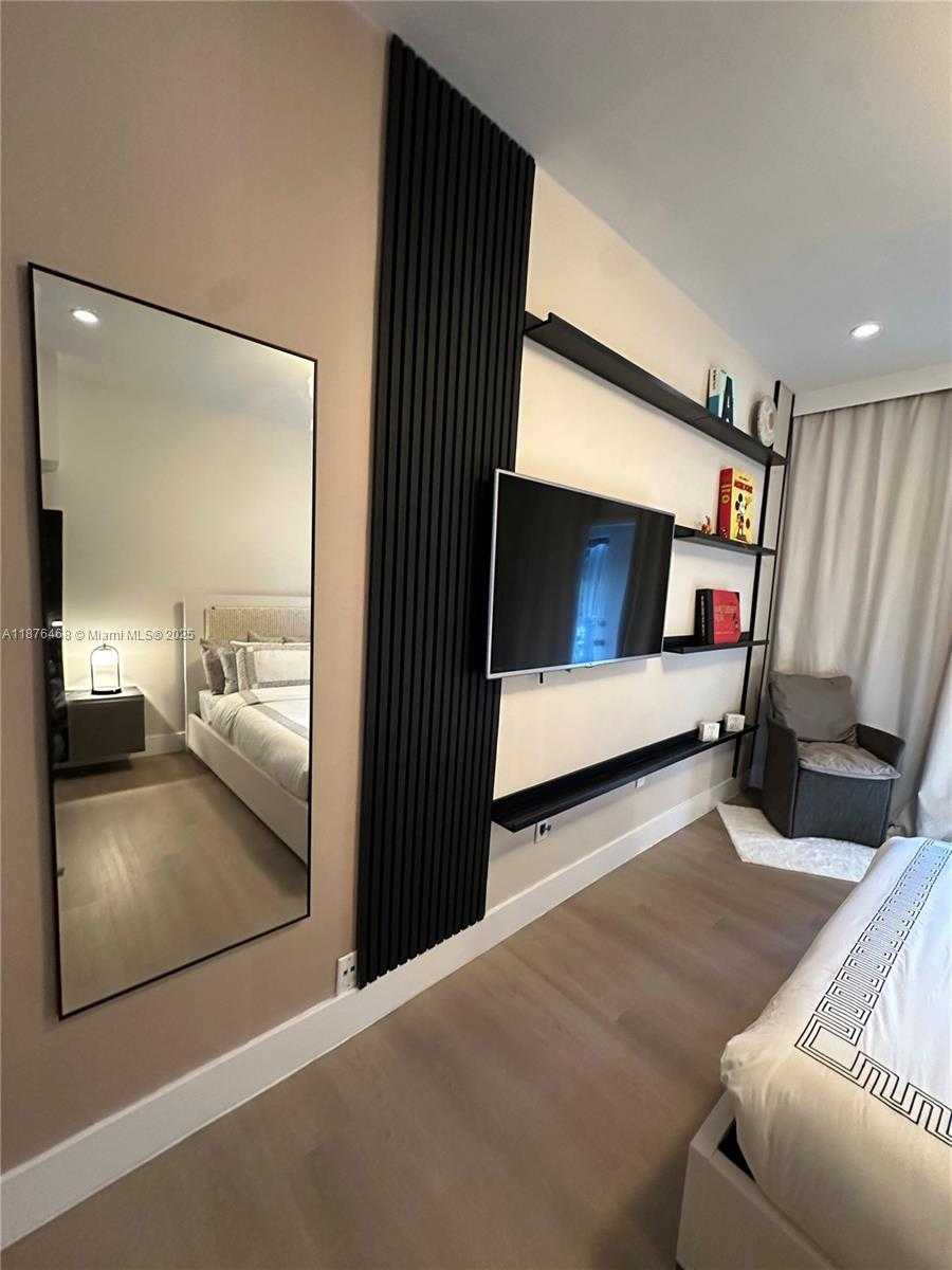 Small Image of 7700 COQUINA DR, North Bay Village Number 16