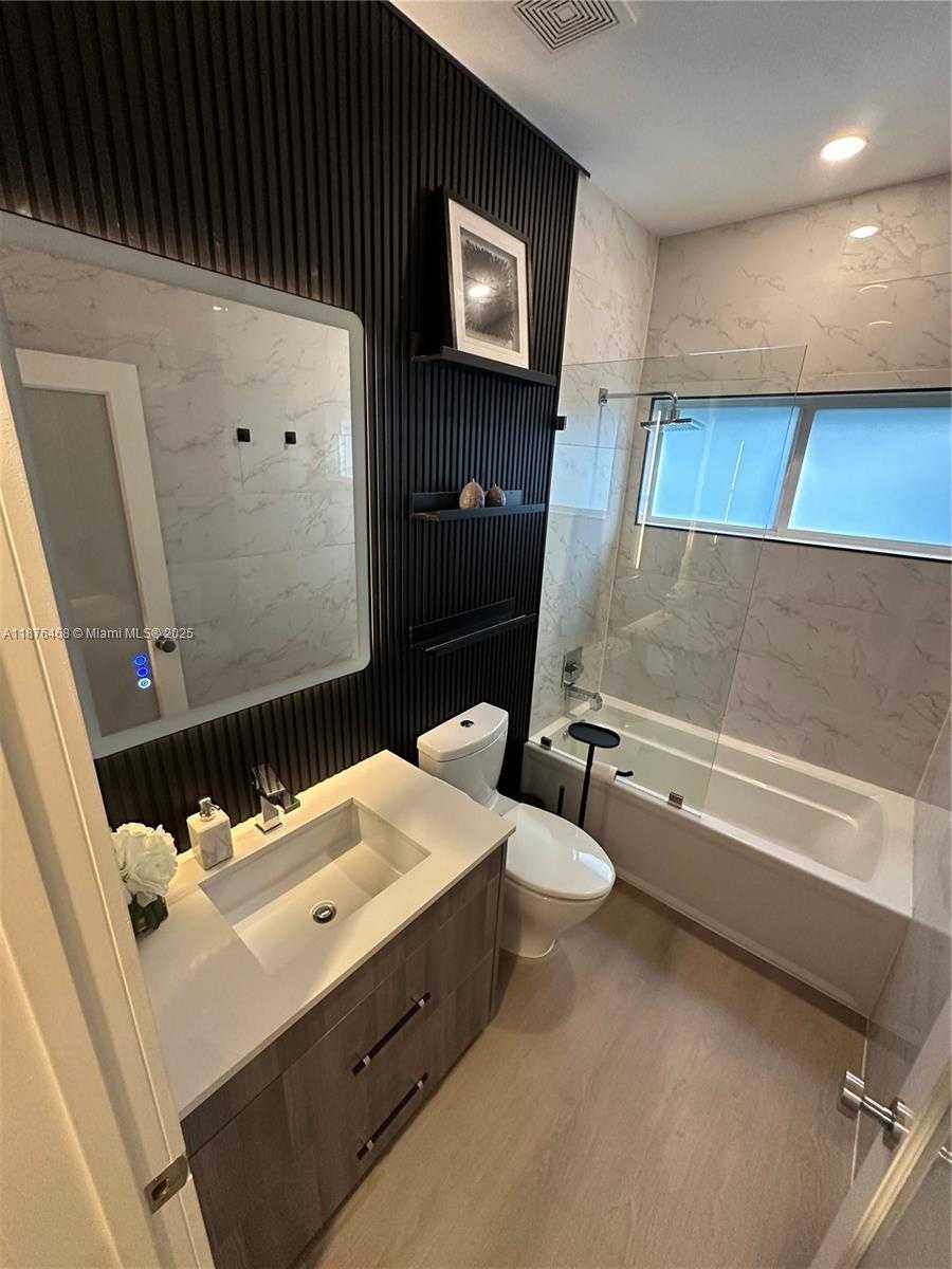 Small Image of 7700 COQUINA DR, North Bay Village Number 19