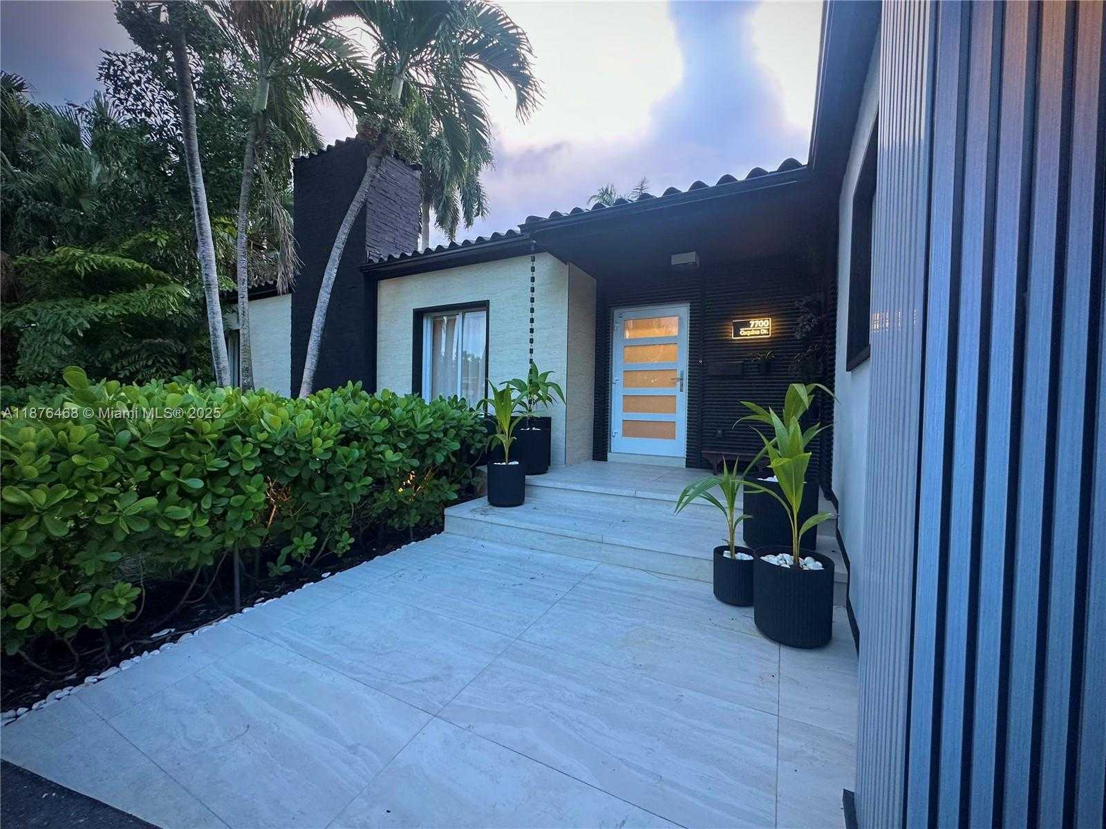 Small Image of 7700 COQUINA DR, North Bay Village Number 2