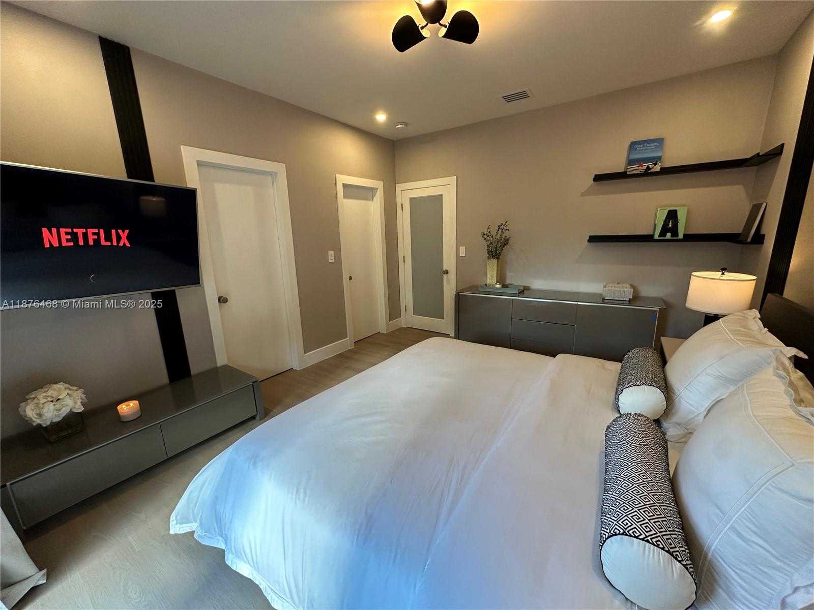 Small Image of 7700 COQUINA DR, North Bay Village Number 8