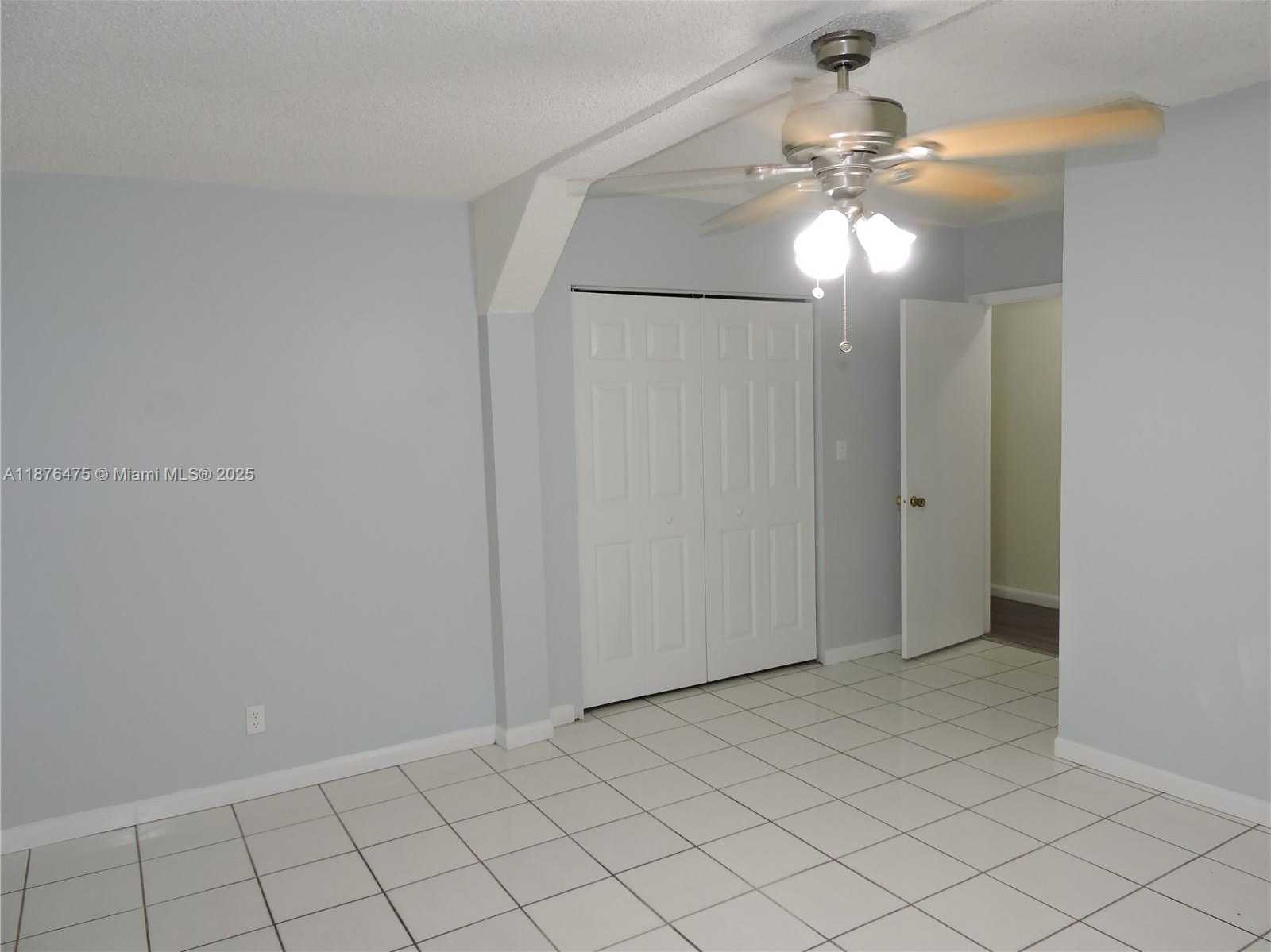 Small Image of Hialeah Number 10
