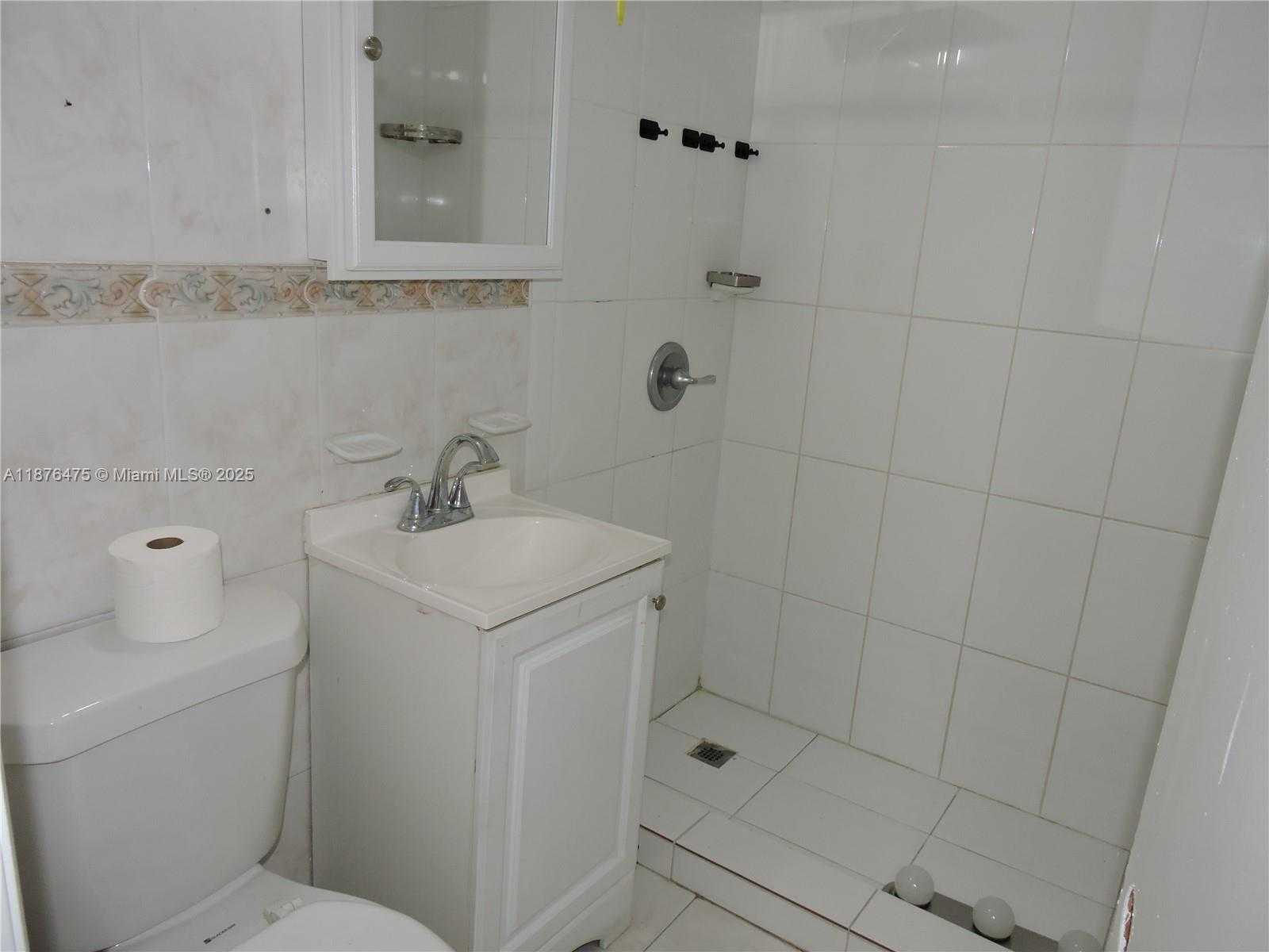 Small Image of Hialeah Number 14