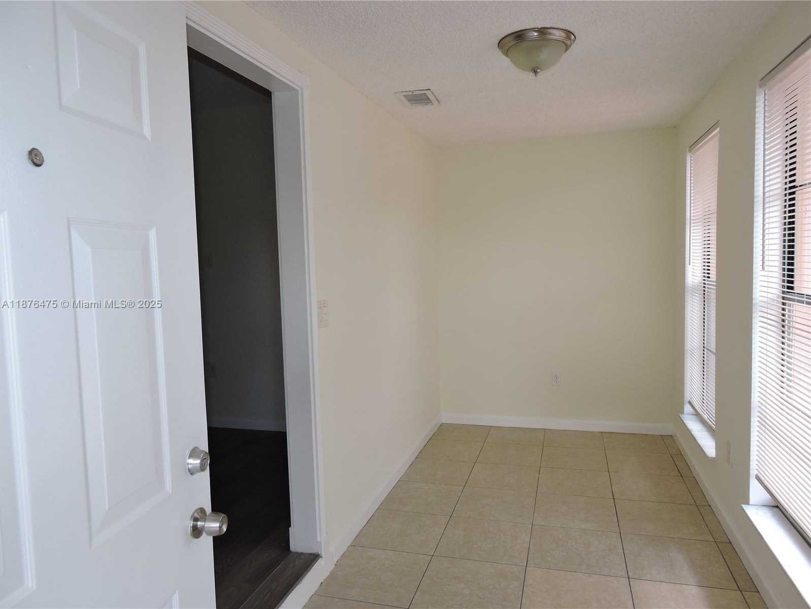 Small Image of Hialeah Number 3
