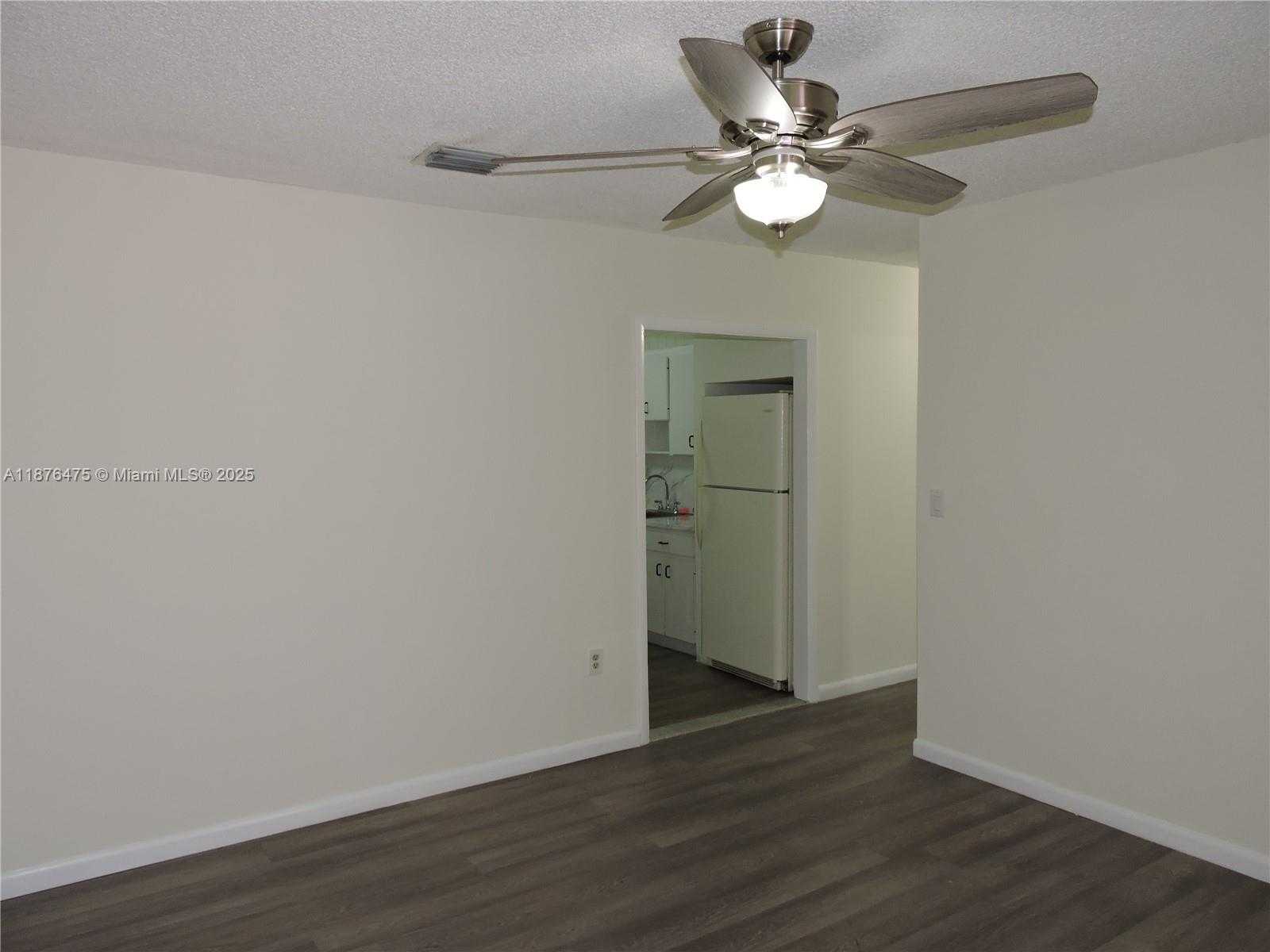 Small Image of Hialeah Number 5
