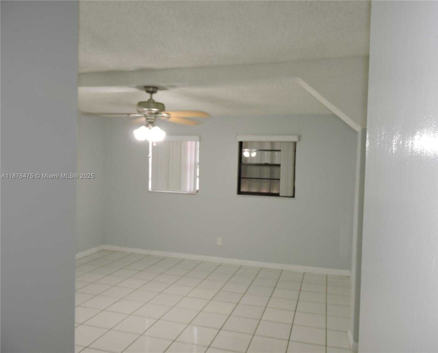 Small Image of Hialeah Number 9