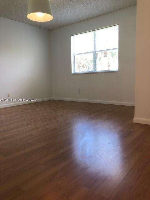 Small Image of 650 S Park Rd, Hollywood, FL 33021, USA Number 7