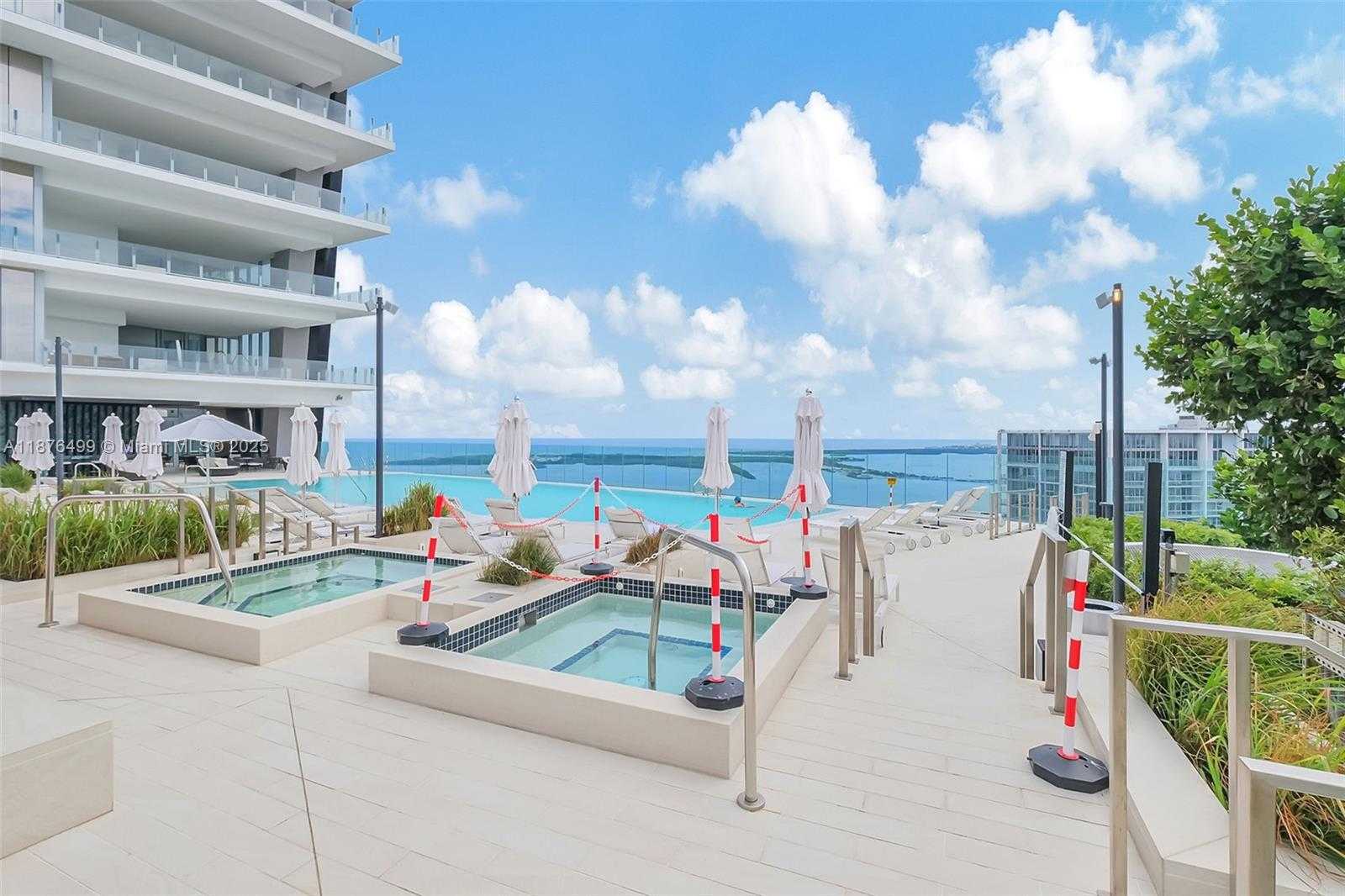 Small Image of 300 BISCAYNE BOULEVARD WAY #2402E, Miami Number 12