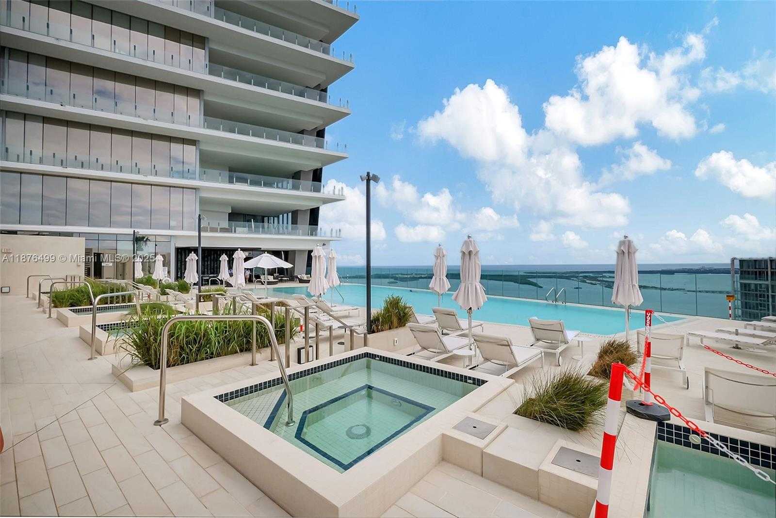 Small Image of 300 BISCAYNE BOULEVARD WAY #2402E, Miami Number 15