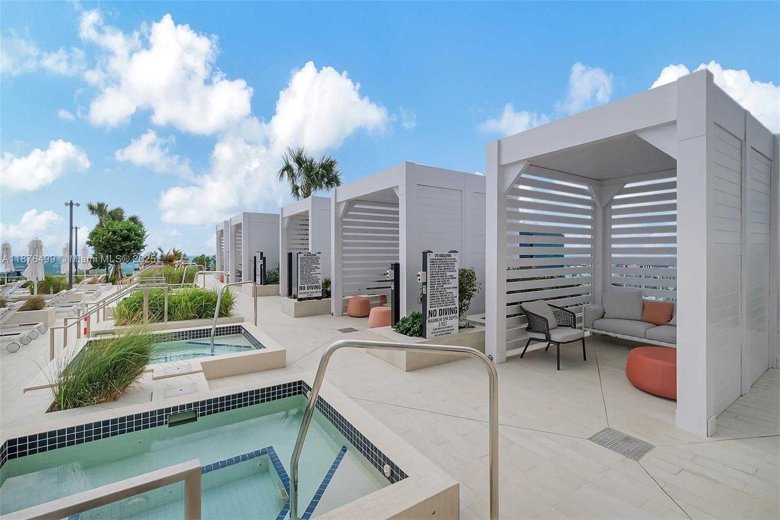 Small Image of 300 BISCAYNE BOULEVARD WAY #2402E, Miami Number 16