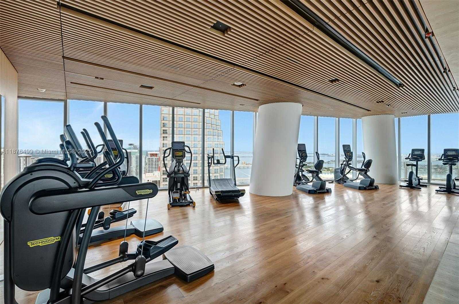 Small Image of 300 BISCAYNE BOULEVARD WAY #2402E, Miami Number 29