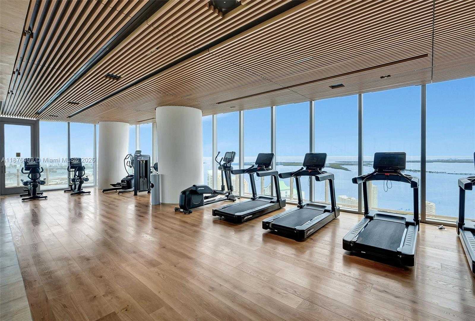 Small Image of 300 BISCAYNE BOULEVARD WAY #2402E, Miami Number 30