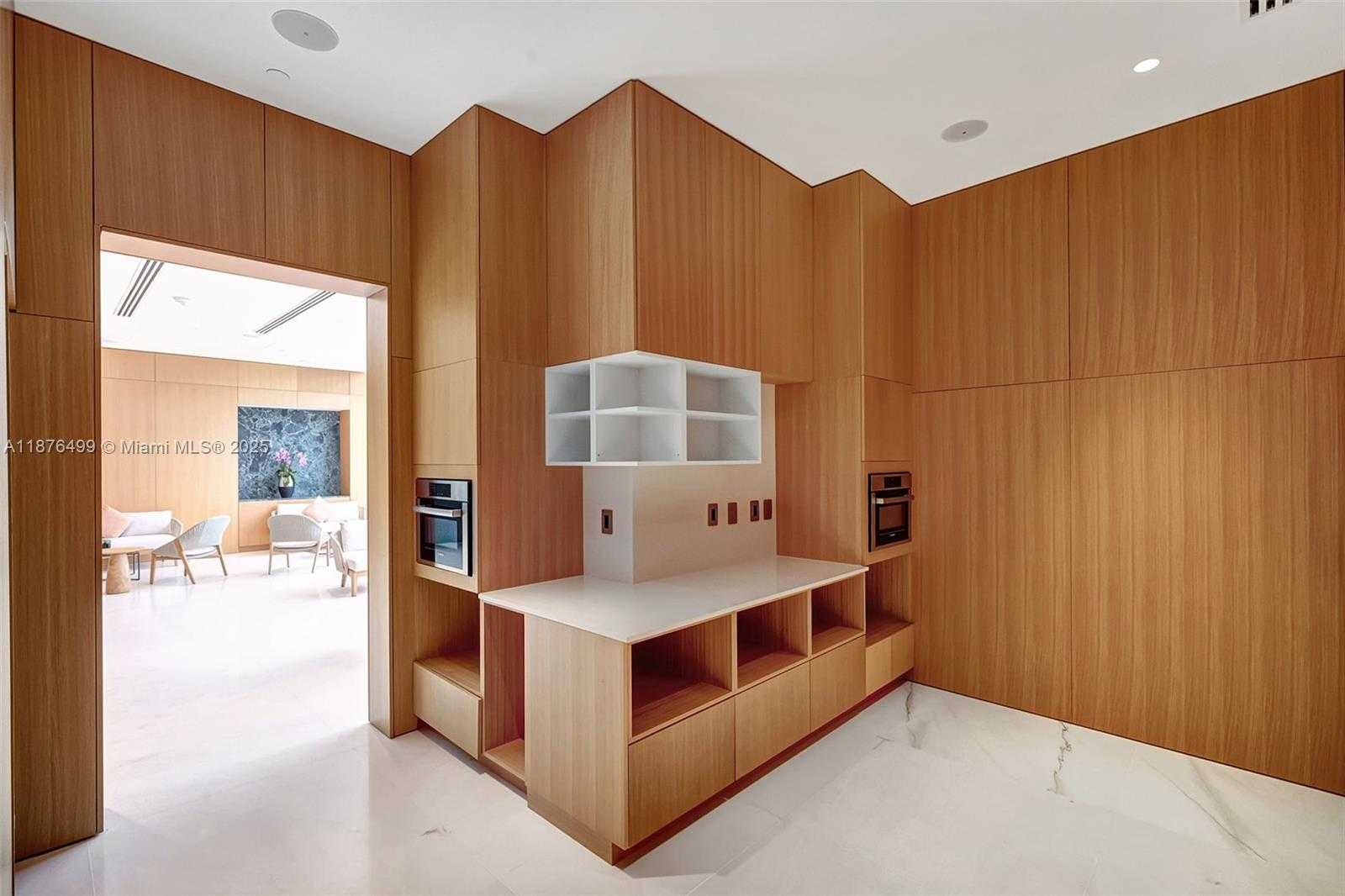 Small Image of 300 BISCAYNE BOULEVARD WAY #2402E, Miami Number 33
